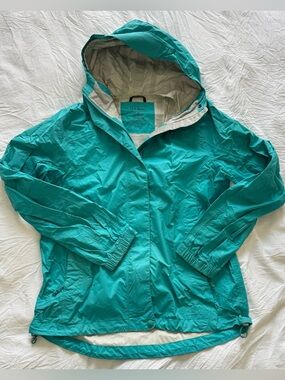 L.L. Bean Women's Teal Hooded Rain Jacket